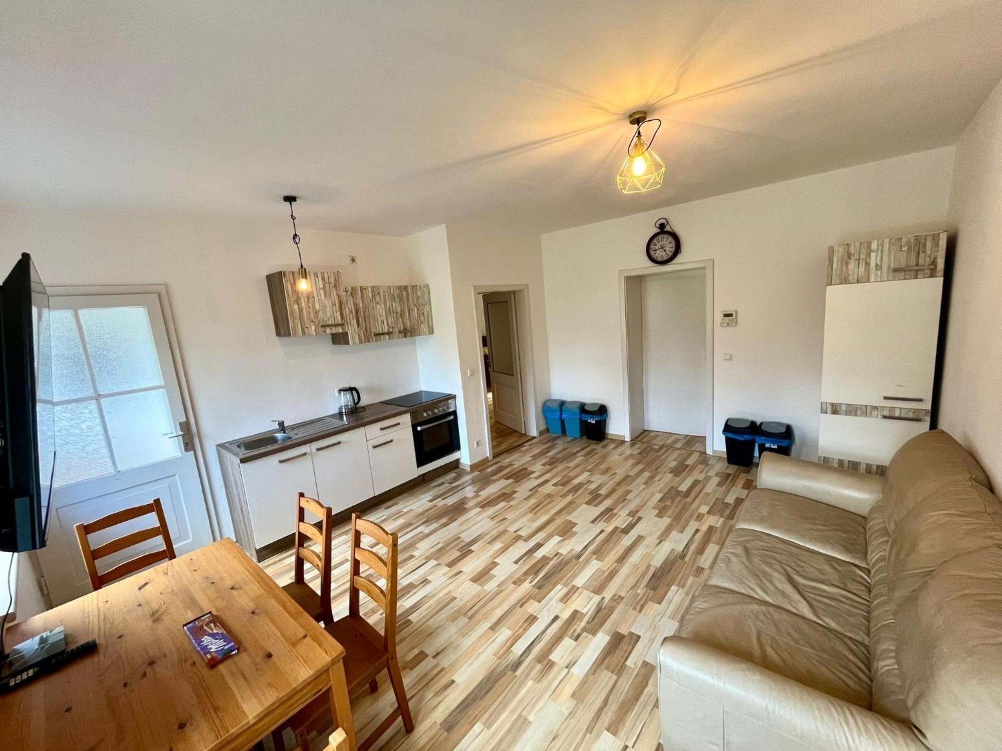 Monteurwohnung Leoben, Zentral Leoben  Buitenkant foto